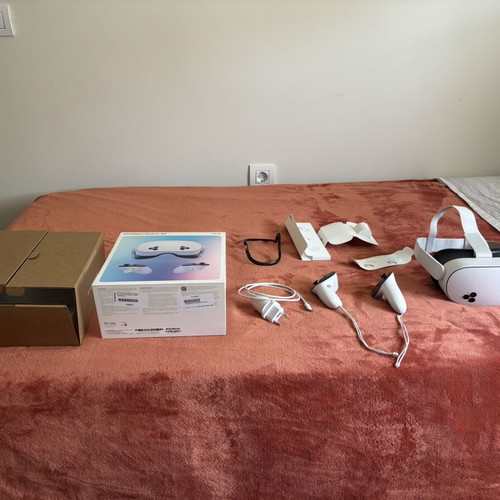 Meta Quest 3S standalone VR headset 128GB like new