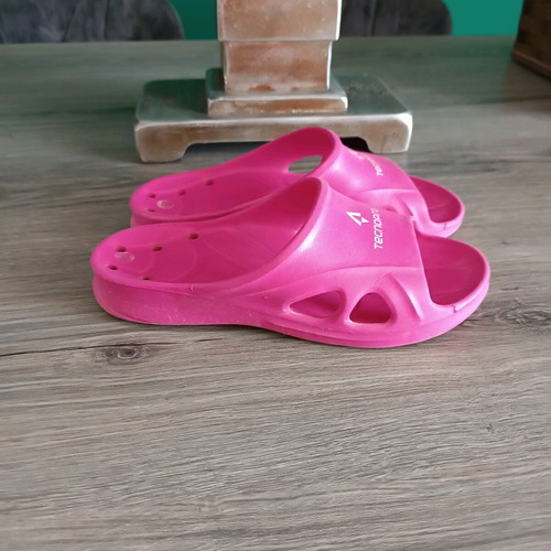 Sports slippers like new