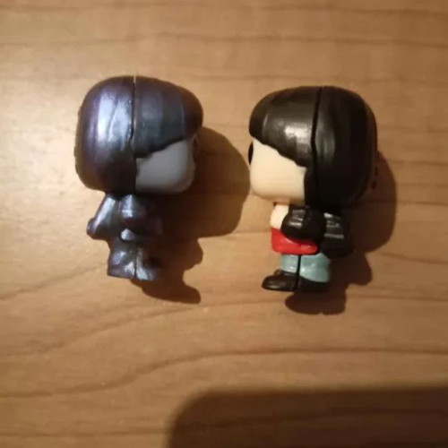 Will Stranger Things figures like new, pack of 2