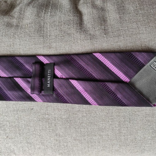 Manetti tie like new