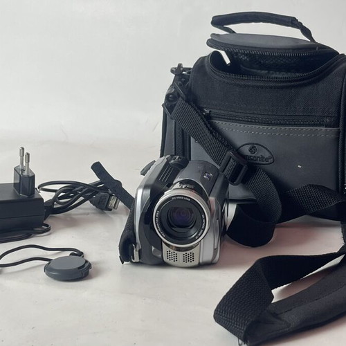 JVC Everio HDD Camcorder with 32x Optical Zoom and Samsonite Carrying Bag used