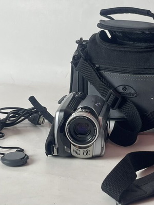 JVC Everio HDD Camcorder with 32x Optical Zoom and Samsonite Carrying Bag used