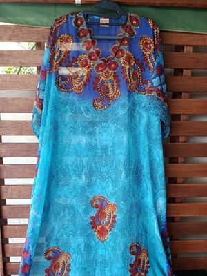 Kaftan with Stones and Paisley Print One Size new, colorful