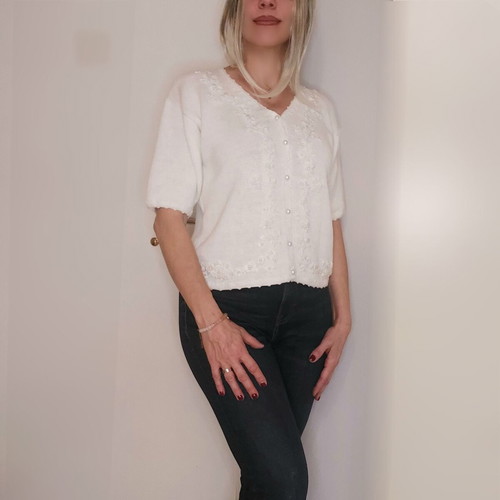 Sellecca women's white blouse like new with pearl buttons and embroidered designs size M