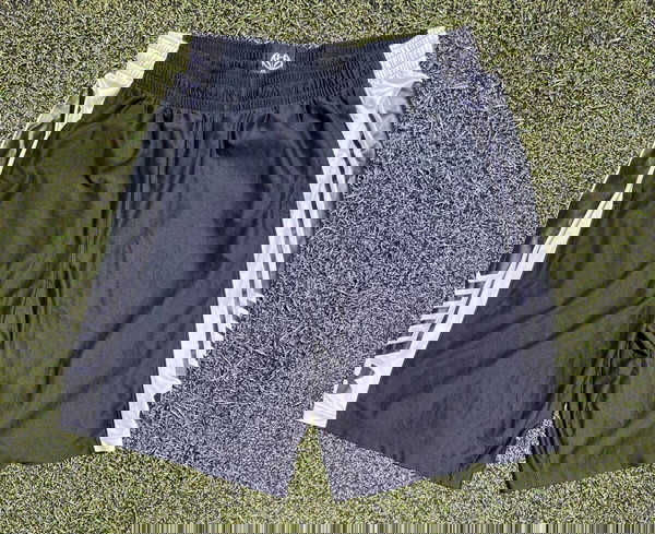 Under Armour σορτς