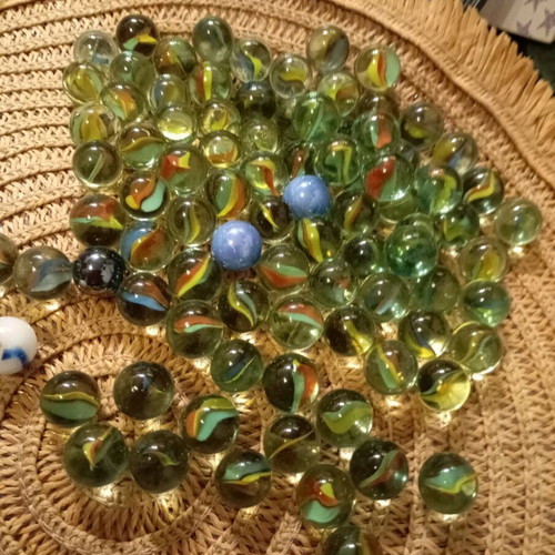 Glass marbles collection like new, set of 90 pieces