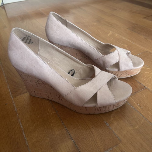 H&M Beige Platform Sandals like new, size 39