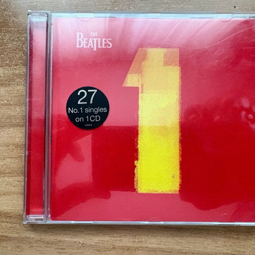 The Beatles 1 CD like new, rock