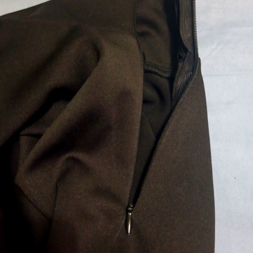 Set skirt klos with crop top small like new, black and white