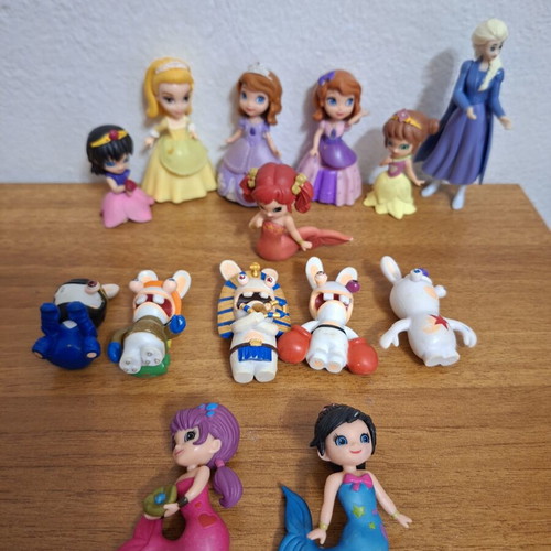Children's figures used, set of 14