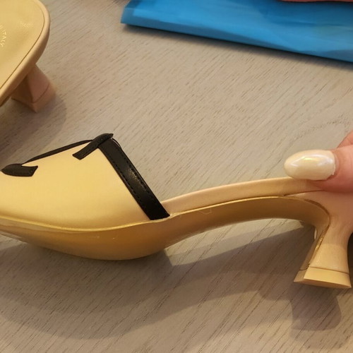Chanel beige leather heels, size 37
