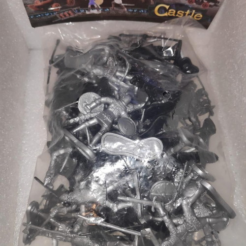 Castle set of 60 medieval knight figures miniatures diorama