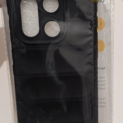 One Plus 15 black phone case