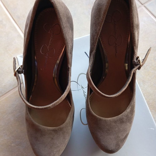 Jessica Simpson pumps like new, size 38, gray suede