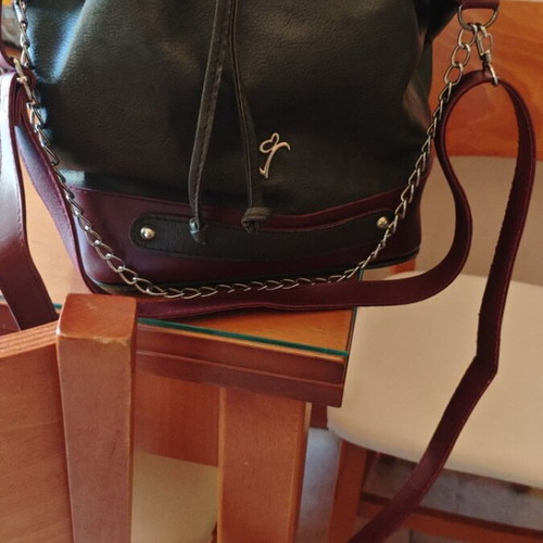 Veta shoulder bag like new, burgundy and cypress, large capacity