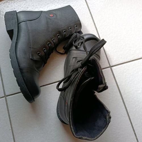 Robinson leather ankle boots like new, size 36, black