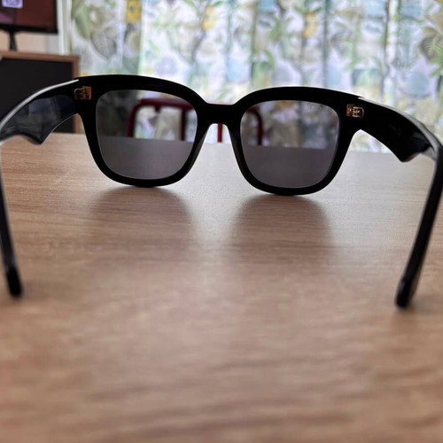 Gucci women's sunglasses used, black