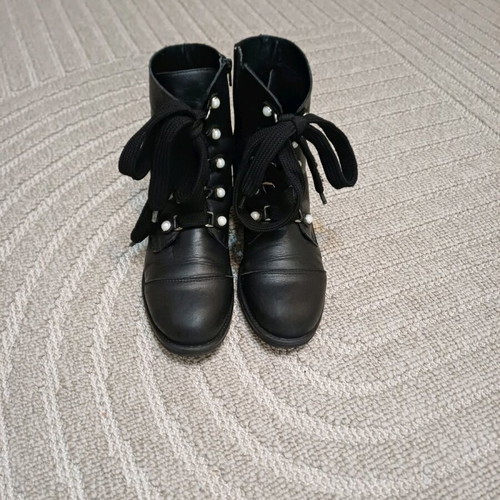 Fratelli Petridi black leather boots used with pearls and laces size 41