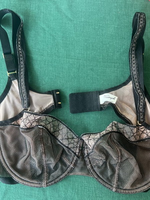 Triumph bra size 80D, black with nude mesh details