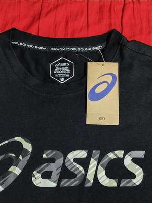 Asics t-shirt καινούργιο, μέγεθος XXL, φτάνει σαν XL, μαύρο