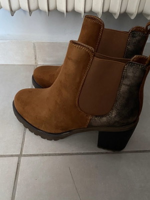 Suede boots Super Mode brown new, size 38