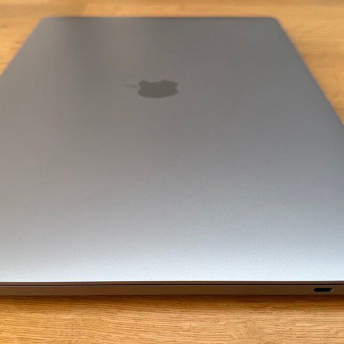 MacBook Pro 16” i9 2.3GHz 16GB RAM 1TB SSD used