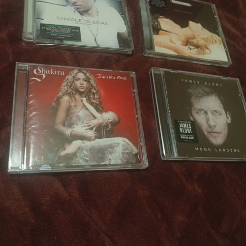 Pop music CD set like new, 4 discs