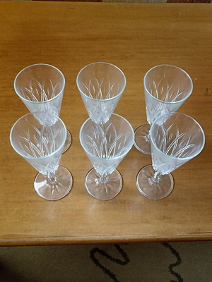 Vintage crystal champagne glasses set of 6, like new