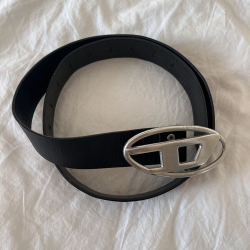 Black belt with silver buckle, 100 cm