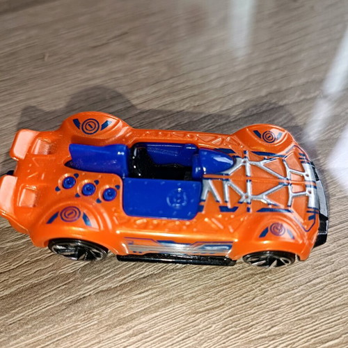 Hot Wheels Monteracer Mattel 2015 like new