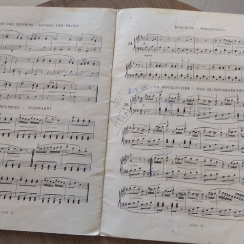 Oesten Op. 61 piano sheet music book used, Greek