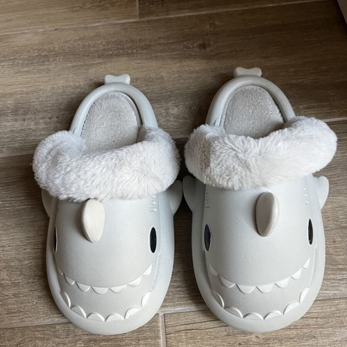 Shark slippers with removable fur lining used, size 38-39, grey