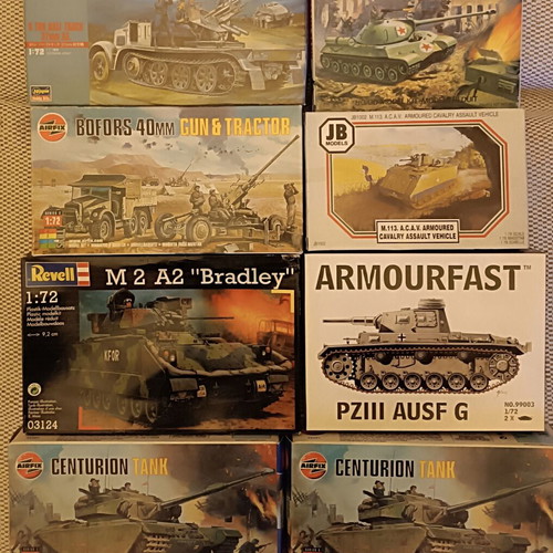Modeling kit set of 8 boxes like new