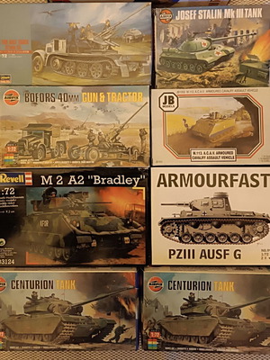 Modeling kit set of 8 boxes like new