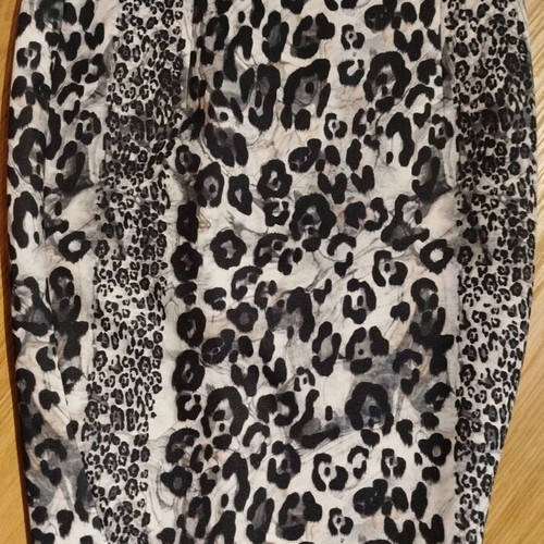 Zara Pencil Skirt with Black and White Leopard Print like new