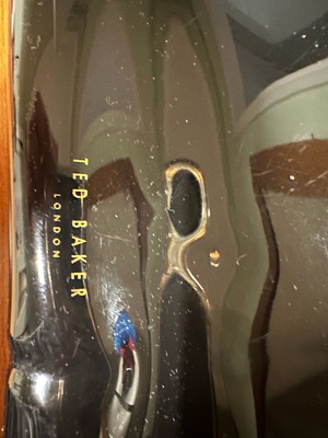 Ted Baker φάκελος χειρός μεταχειρισμένος, μαύρο λουστρίνι με άσπρο φιόγκο