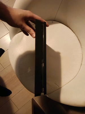 Sony Playstation 4 Slim 1TB σαν καινούργιο χωρίς χειριστήριο
