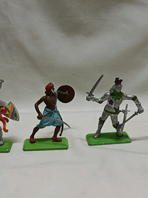 Britain's Deetail figures used, pack of 4 knights and Arab