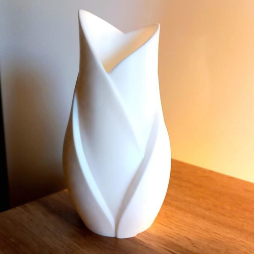 Tulip Vase Sculpture decorative vase Nordic design