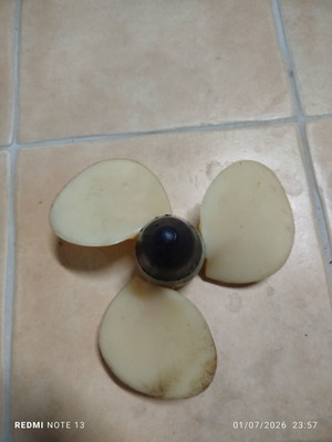 Adjustable 6.5 inch propeller like new