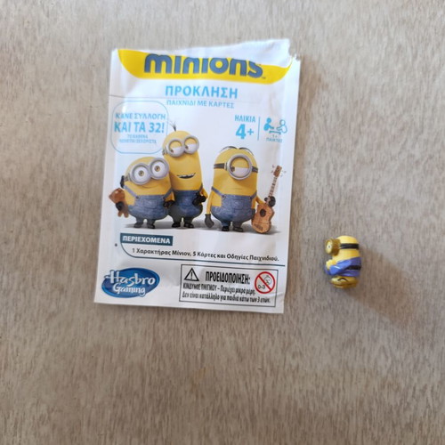 Minions figure new with cards