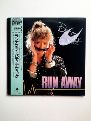 Patty Devick Run Away 12" Maxi-Single vinyl like new, electronic