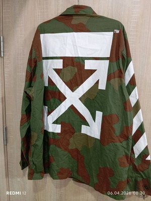Off White military jacket like new, size L