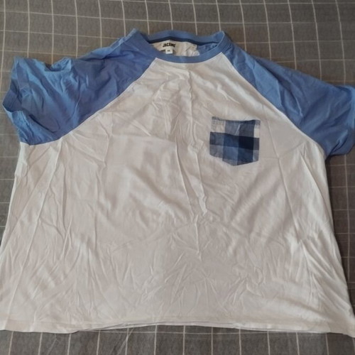 T-shirt like new, size 3XL, white and blue