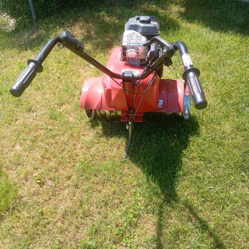 Tiller like new in good condition