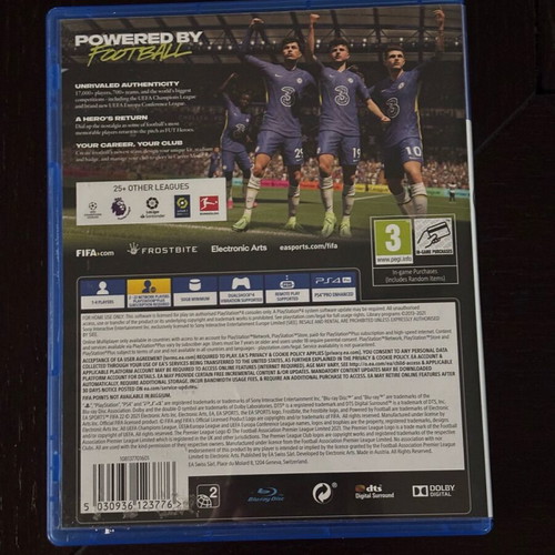 FIFA FC22 PS4 like new, compatible with PS5