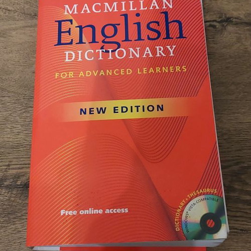 Macmillan English Dictionary New Edition with CD in excellent condition