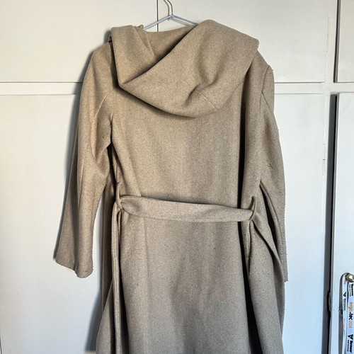 Μπεζ παλτό Zara σε small σαν καινούργιο με ζωνάκι