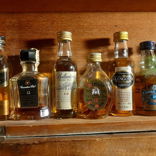 Whisky miniatures collection like new, rare aged 10 to 18 years, set of 10