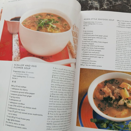 Βιβλίο The Essential Seafood Cookbook σαν καινούργιο, αγγλικό